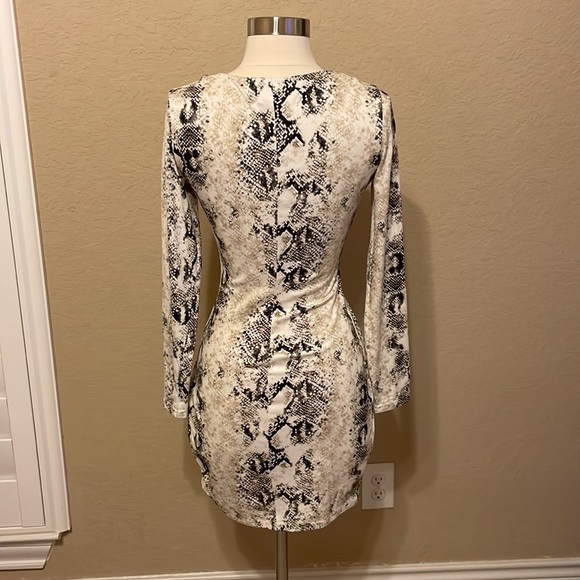 Windsor Dress - Picture 4 of 6